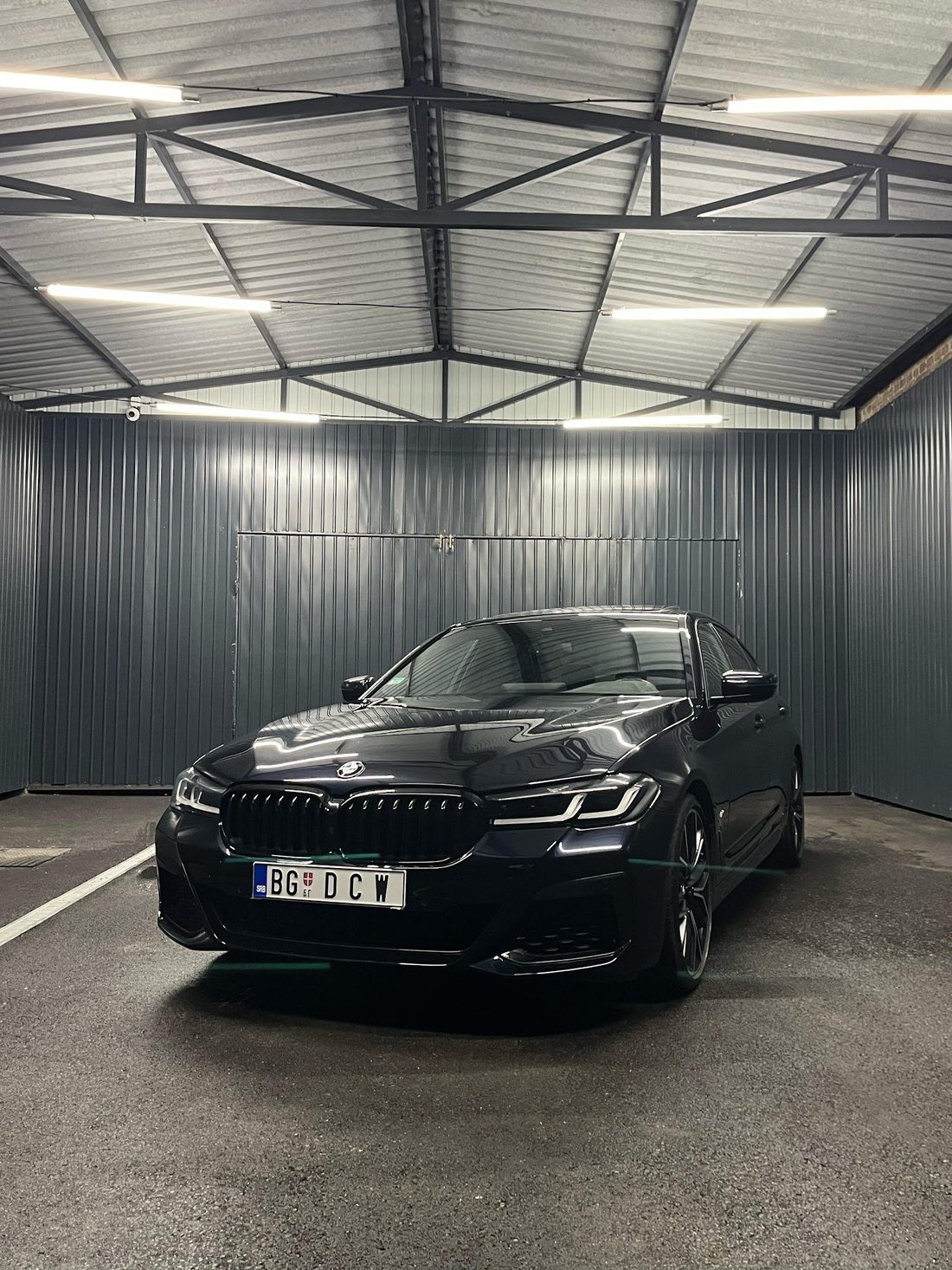 BMW sa tablicom BG DCW posle pranja
