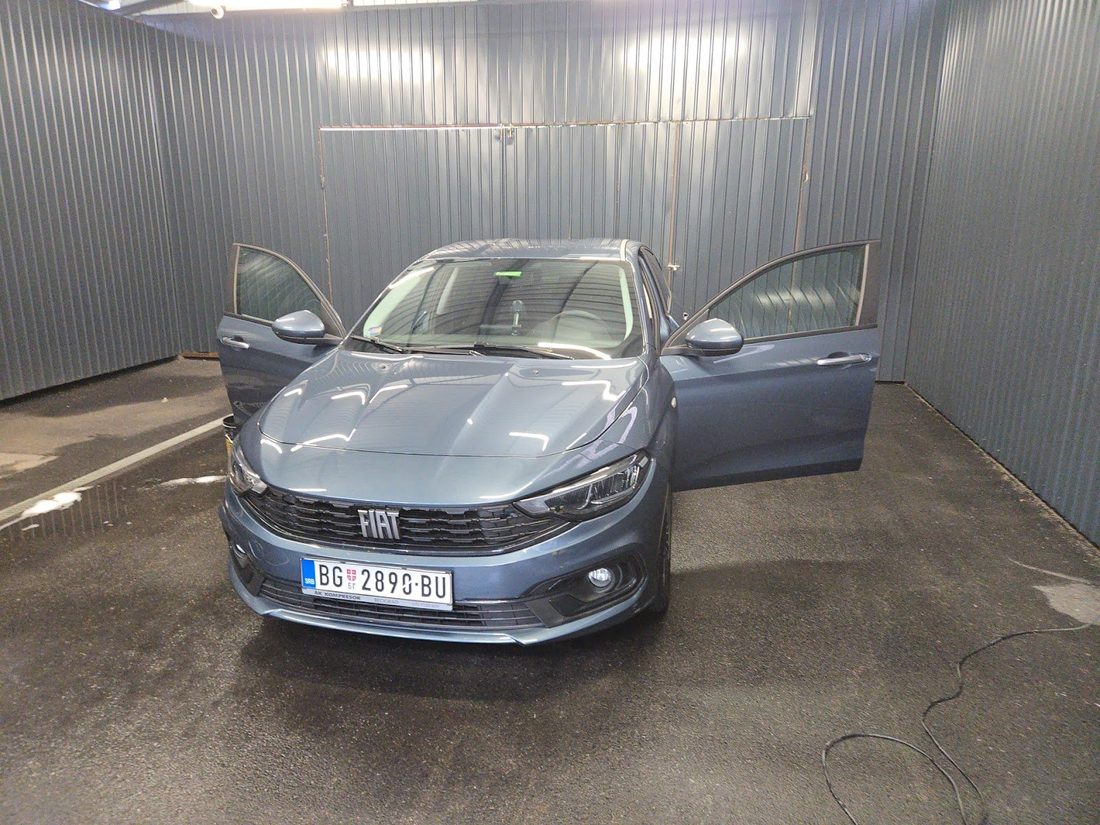 Fiat posle pranja u perionici